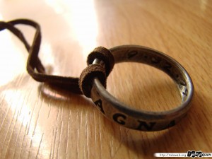 Paris Games Week 2011 - Goodies 02 - Pendentif Uncharted 3